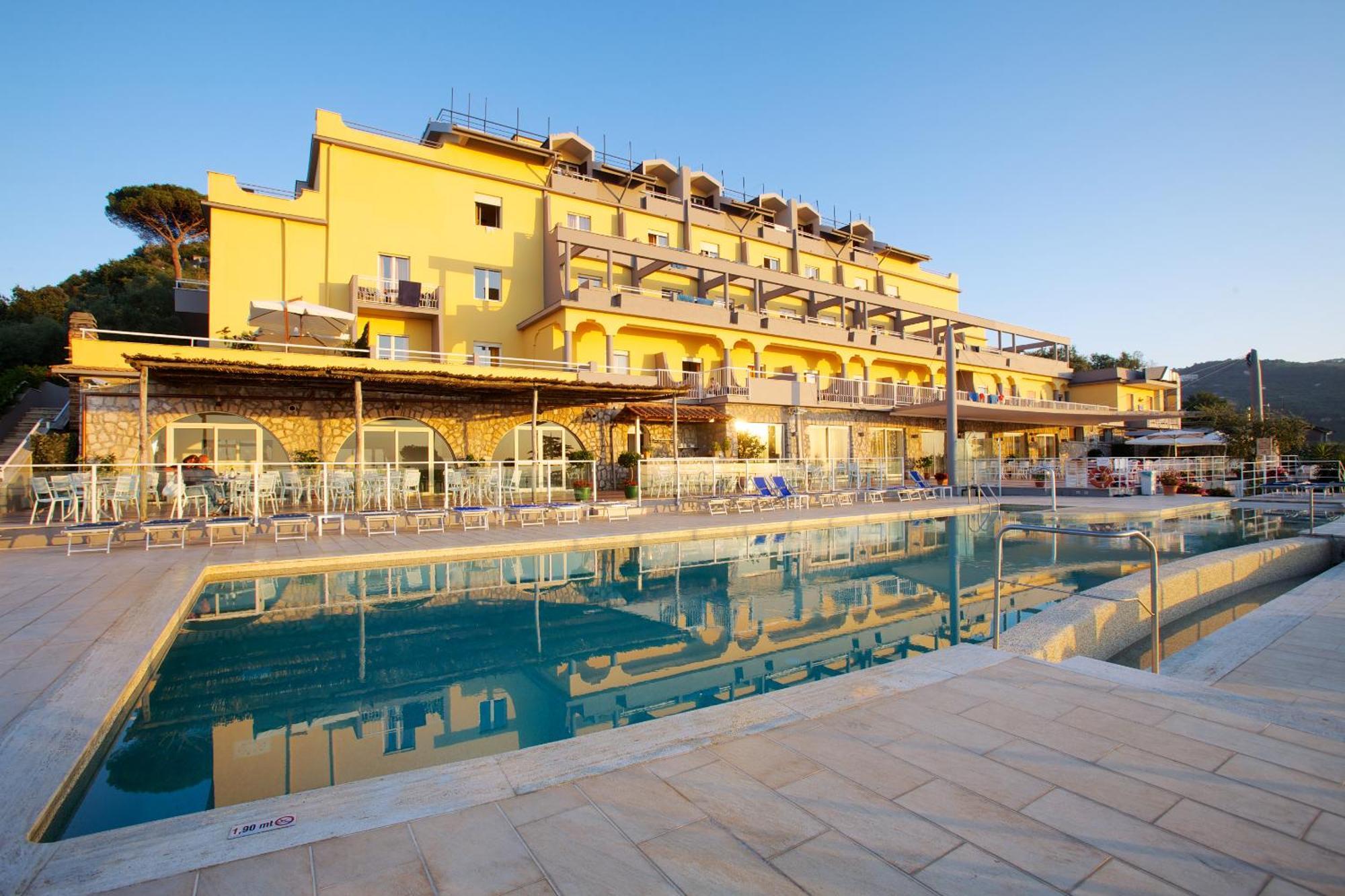 Art Hotel Gran Paradiso Sorrento Exteriör bild